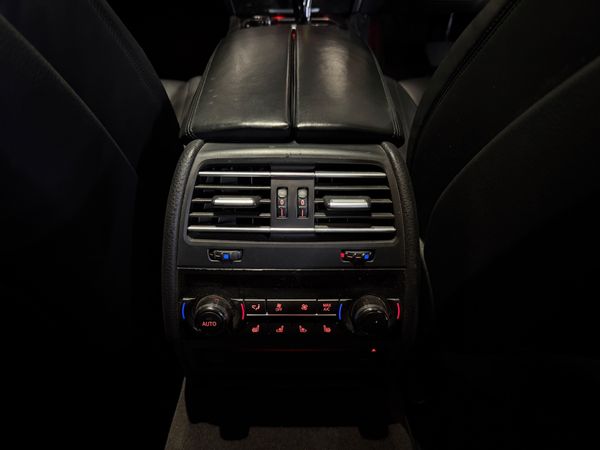 2013-BMW-7-Series-760Li-M-Sport image:18