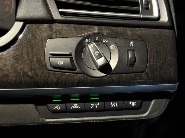 2013-BMW-7-Series-760Li-M-Sport image:20