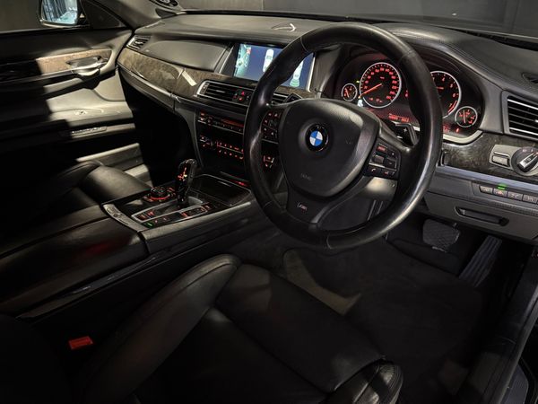 2013-BMW-7-Series-760Li-M-Sport image:22