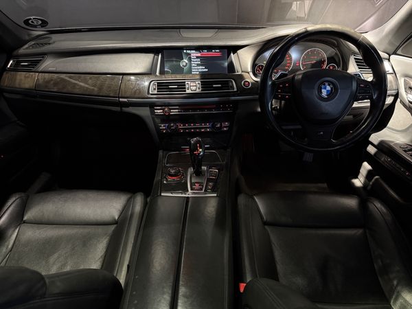 2013-BMW-7-Series-760Li-M-Sport image:28