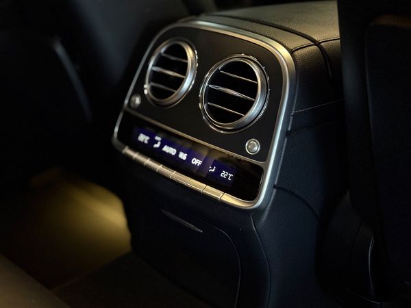 2014-Mercedes-Benz-S-Class-S-350-Bluetec image:11