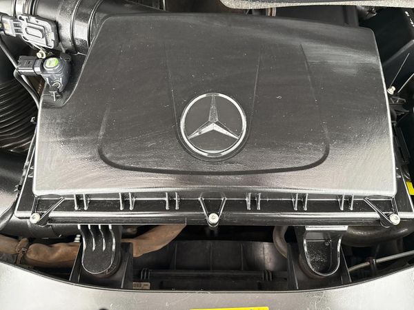 2020-Mercedes-Benz-V-Class-V-250d-Avantgarde-Auto image:13
