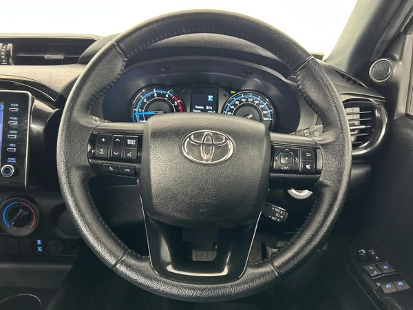 2022-Toyota-Hilux-28-GD-6-Raised-Body-Legend-Auto-Extended-Cab image:11
