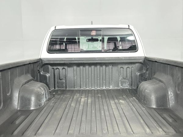 2022-Toyota-Hilux-28-GD-6-Raised-Body-Legend-Auto-Extended-Cab image:12