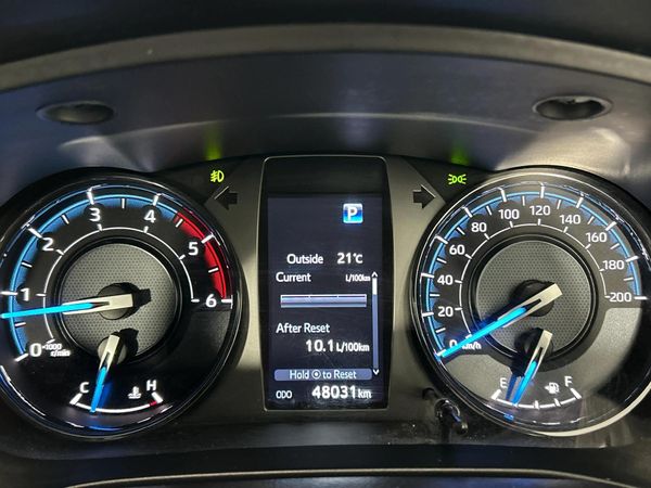 2022-Toyota-Hilux-28-GD-6-Raised-Body-Legend-Auto-Extended-Cab image:2