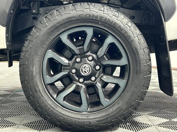 2022-Toyota-Hilux-28-GD-6-Raised-Body-Legend-Auto-Extended-Cab image:5