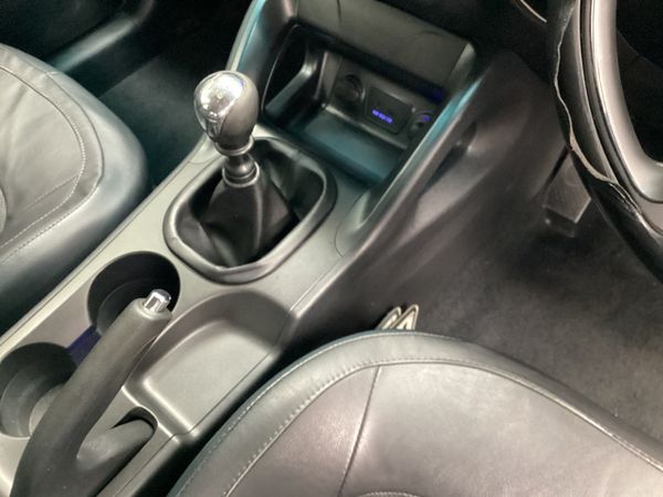 2014-Hyundai-ix35-20-CRDi-Elite image:9