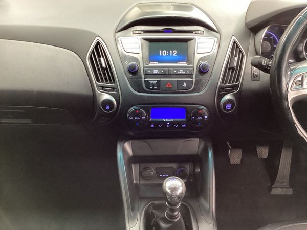 2014-Hyundai-ix35-20-CRDi-Elite image:12