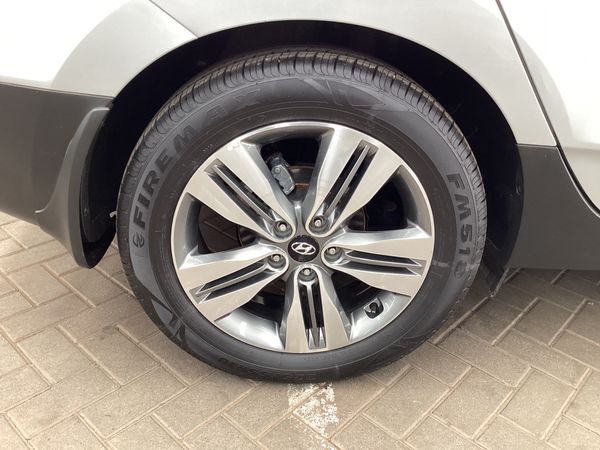 2014-Hyundai-ix35-20-CRDi-Elite image:18