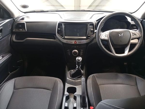 2023-Mahindra-XUV-300-12T-W6 image:9