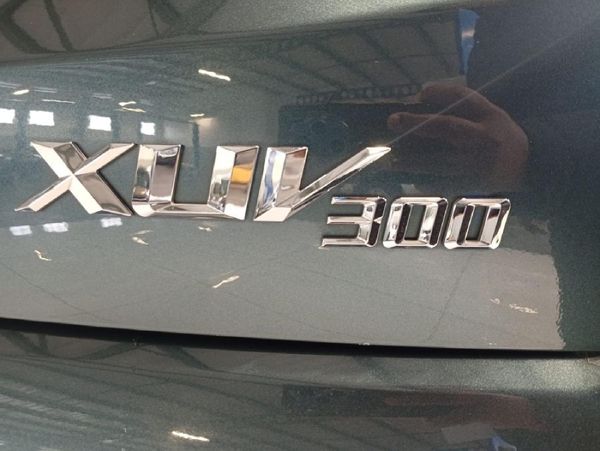 2023-Mahindra-XUV-300-12T-W6 image:12