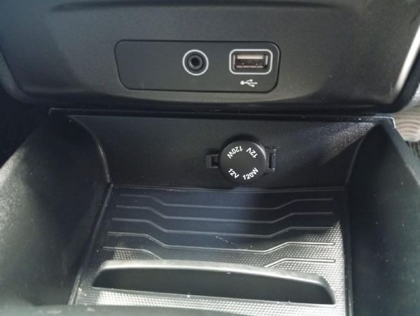 2023-Mahindra-XUV-300-12T-W6 image:18