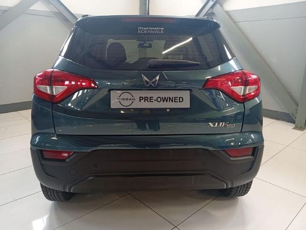 2023-Mahindra-XUV-300-12T-W6 image:6