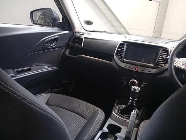 2023-Mahindra-XUV-300-12T-W6 image:8