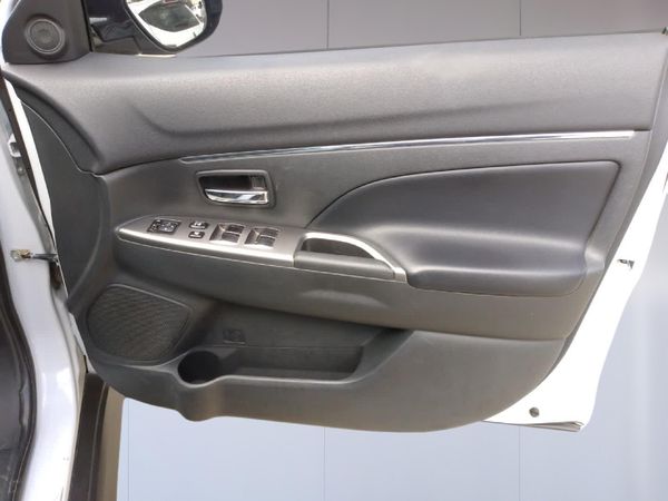 2023-Mitsubishi-ASX-20 image:14