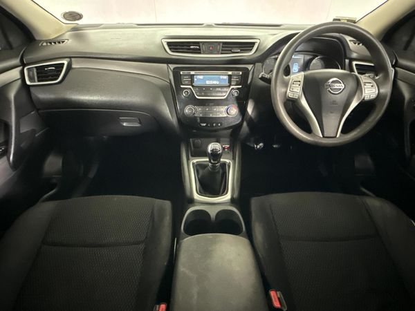 2016-Nissan-Qashqai-12T-Visia image:1