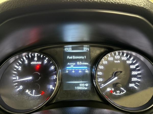 2016-Nissan-Qashqai-12T-Visia image:2