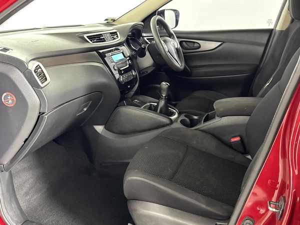 2016-Nissan-Qashqai-12T-Visia image:8