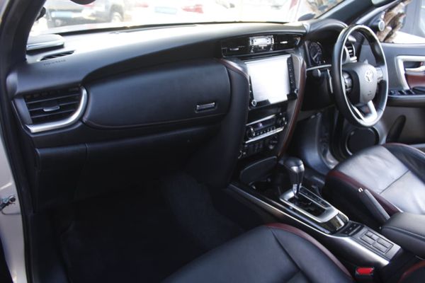 2024-Toyota-Fortuner-28-GD-6-4x4-VX-Auto image:16