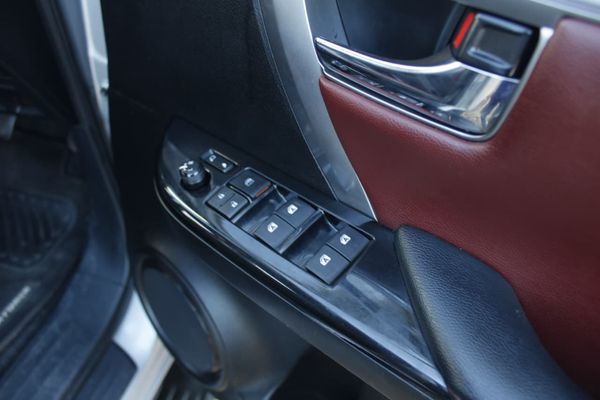 2024-Toyota-Fortuner-28-GD-6-4x4-VX-Auto image:30