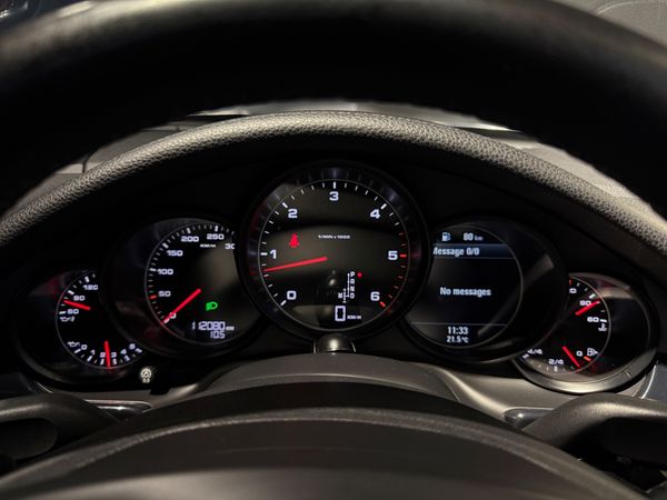 2013-Porsche-Panamera-Diesel-Auto image:17