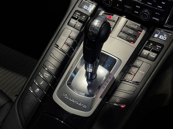 2013-Porsche-Panamera-Diesel-Auto image:18