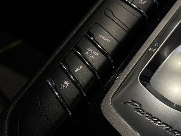 2013-Porsche-Panamera-Diesel-Auto image:21