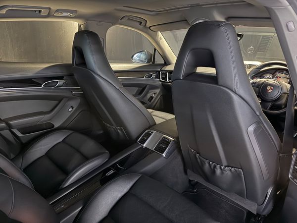 2013-Porsche-Panamera-Diesel-Auto image:34