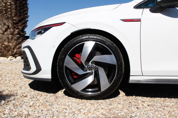 2021-Volkswagen-Golf-8-GTI-20-TSI-Auto image:9