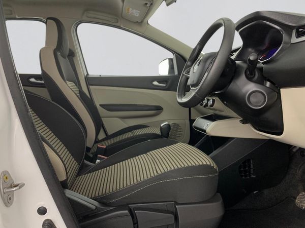 2025-Renault-Triber-10-Intens-Auto image:14
