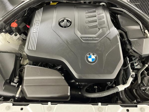 2019-BMW-3-Series-330i image:13