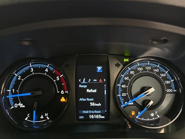 2025-Toyota-Hilux-28-GD-6-Raised-Body-Legend-Auto-Double-Cab image:2