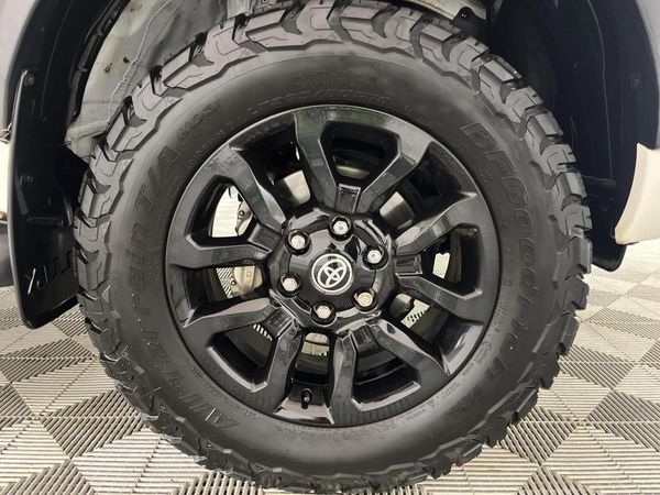 2025-Toyota-Hilux-28-GD-6-Raised-Body-Legend-Auto-Double-Cab image:4