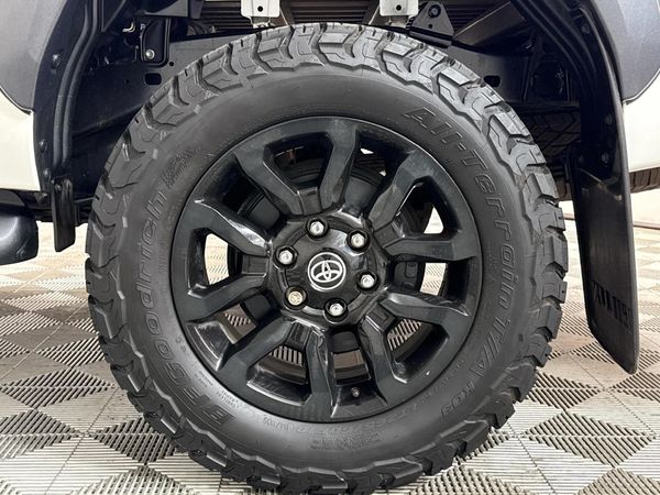 2025-Toyota-Hilux-28-GD-6-Raised-Body-Legend-Auto-Double-Cab image:6