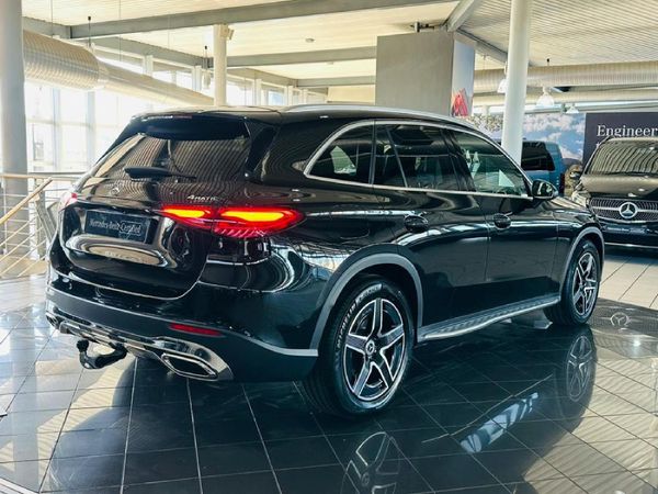 2025-Mercedes-Benz-GLC-220D-4Matic image:1