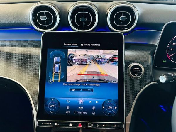 2025-Mercedes-Benz-GLC-220D-4Matic image:7