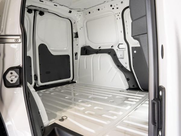 2026-Volkswagen-Caddy-Cargo-16i-81kw-Panel-Van image:10