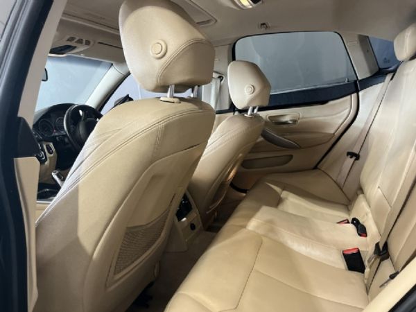 2015-BMW-4-Series-420i-Coupe-Auto image:9