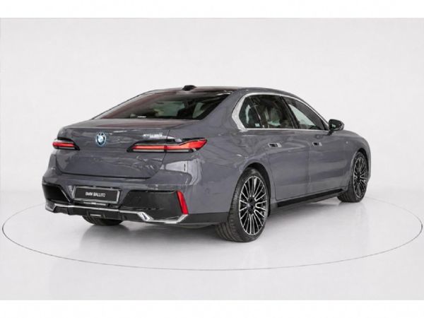 2023-BMW-i7-xDrive-60-M-Sport image:2