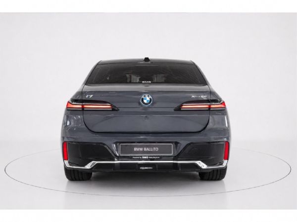 2023-BMW-i7-xDrive-60-M-Sport image:4