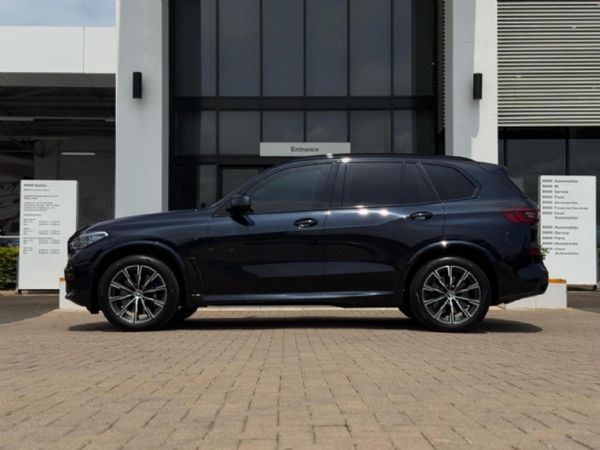 2022-BMW-X5-M50i image:2