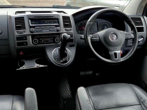 2014-Volkswagen-Caravelle-T5-20-BiTDI-Auto image:17