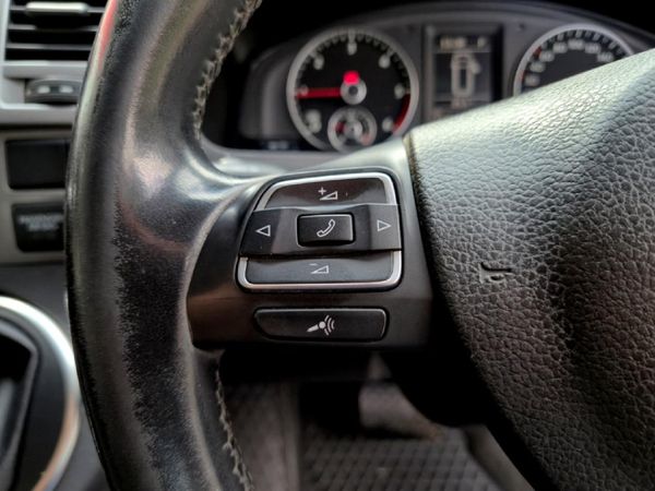 2014-Volkswagen-Caravelle-T5-20-BiTDI-Auto image:18
