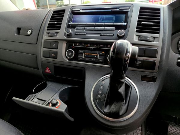 2014-Volkswagen-Caravelle-T5-20-BiTDI-Auto image:20