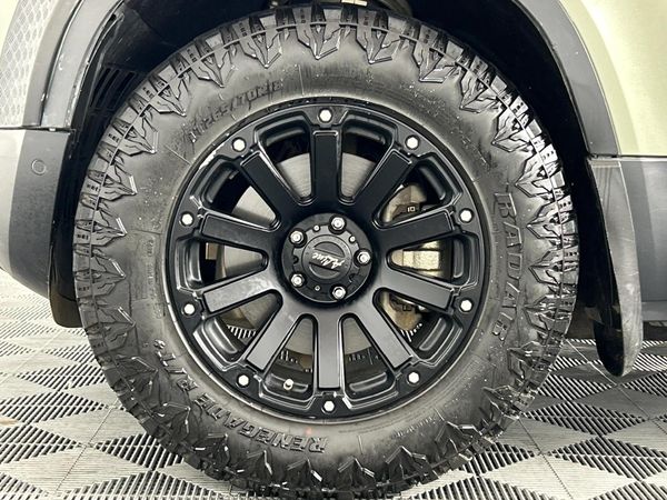 2020-Land-Rover-Defender-110-D240-HSE-177kW image:4