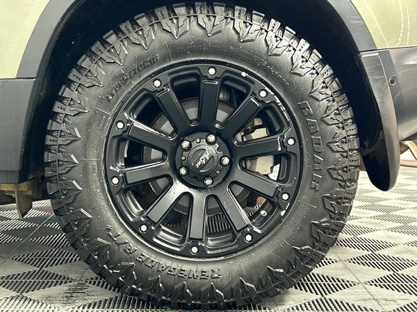 2020-Land-Rover-Defender-110-D240-HSE-177kW image:6