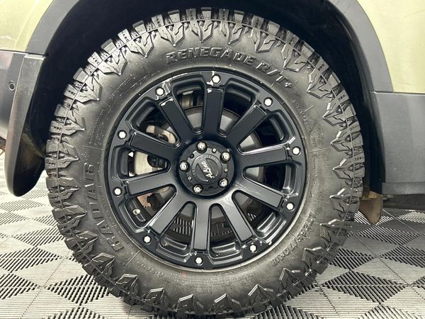 2020-Land-Rover-Defender-110-D240-HSE-177kW image:7