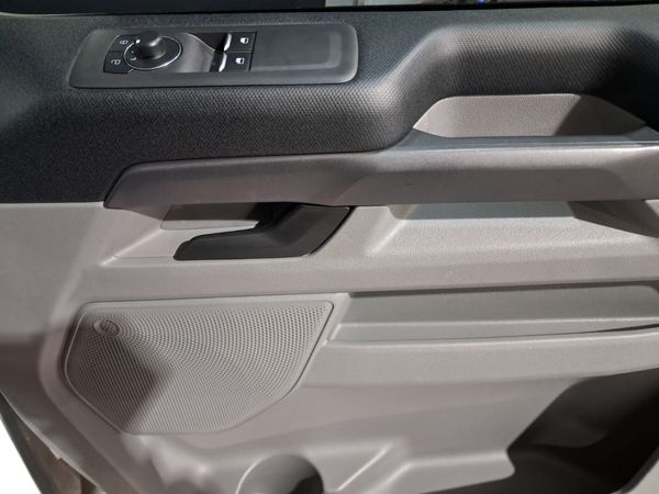 2025-Ford-Tourneo-Custom-Active image:14
