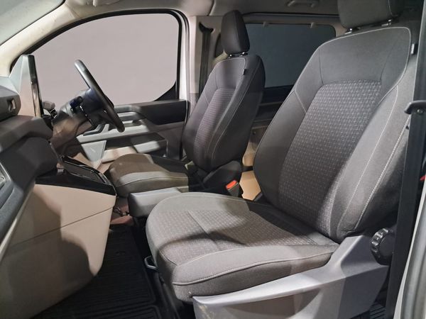2025-Ford-Tourneo-Custom-Active image:15