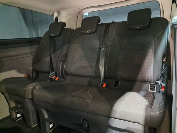 2025-Ford-Tourneo-Custom-Active image:17